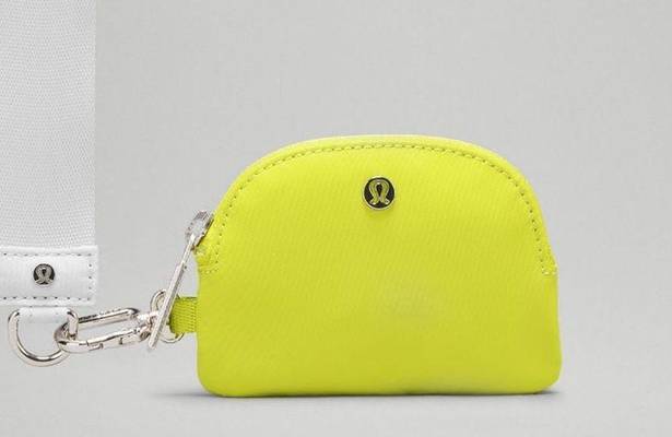 Lululemon NWT Dual Pouch Wristlet in Vapor/Lichen Lime