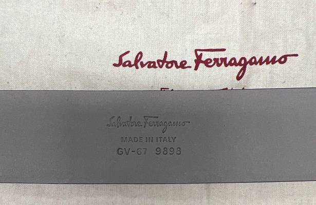 Salvatore Ferragamo Gancini Leather Buckle Belt GV67 9898 Italy 💯 Authentic NEW