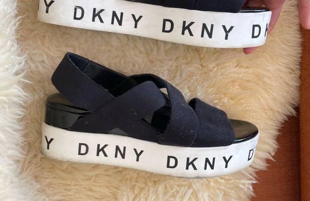 DKNY  Clare Open Toe wide strap chunky Platform Sandals Women's Size 9.5