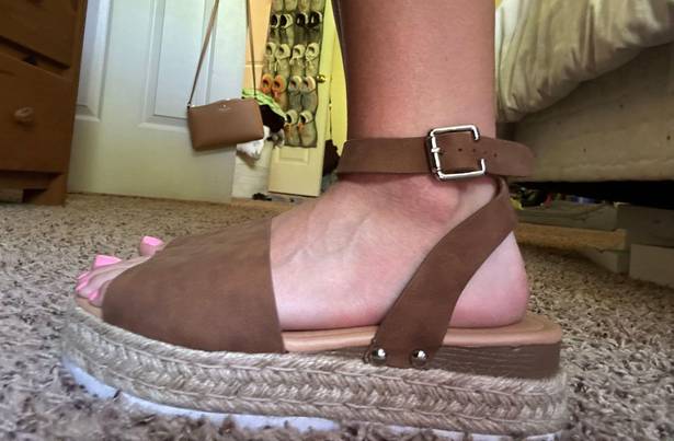 Tan Platform Sandals Size 8.5