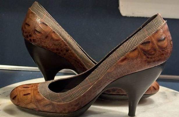 DKNY  Brown & Tan Spool Heels Animal Print SZ 7 Made In Italy 🇮🇹 Heel is 4 inch