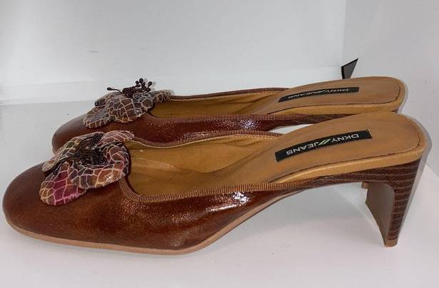 DKNY  Jeans Brown Leather Heels Mules Croco Flower Accent 5.5 Vintage 90’s Y2K