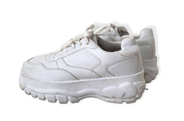 ASOS  DESIGN SZ 8 Women’s Denmark chunky platform sneakers in white