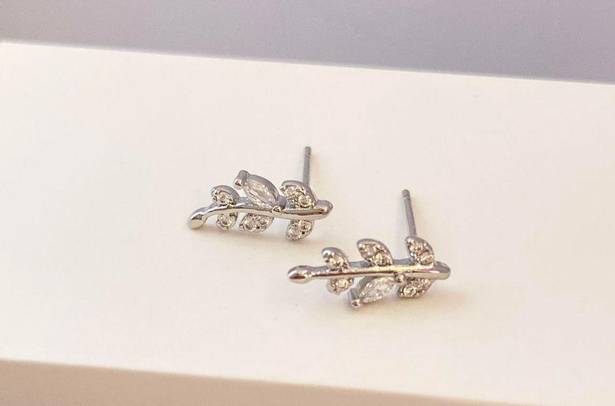 925 Silver Plated CZ Cubic Zirconia Leaf Stud Earrings for Women