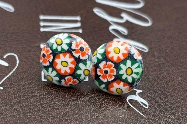 Daisy Vintage 1960s Retro White  Floral Cabochon Stainless Steel Earring Studs