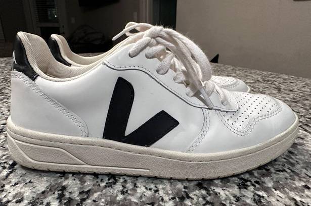 VEJA V-12 Leather white Cyprus Sneakers