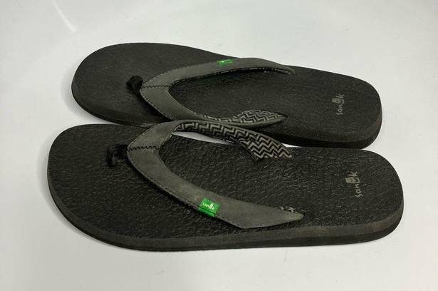 Sanuk  yoga mat flip flops size 8