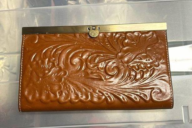 Patricia Nash 👍🏼Patrick Nash embossed wallet beautiful leather