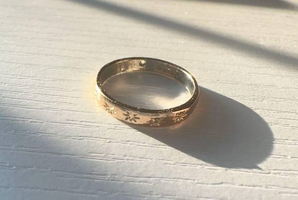 Amazon Flower Design Gold Ring 