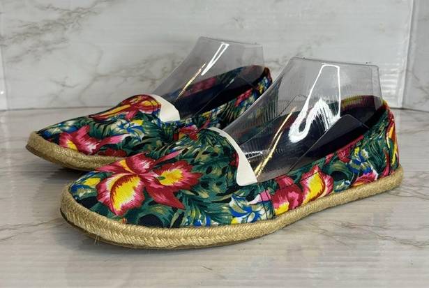 American Eagle  floral colorful ladies flats slip on shoes size 9