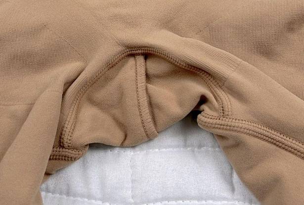 SKIMS  Butt Enhancing Short Shapewear in Ochre Size Small