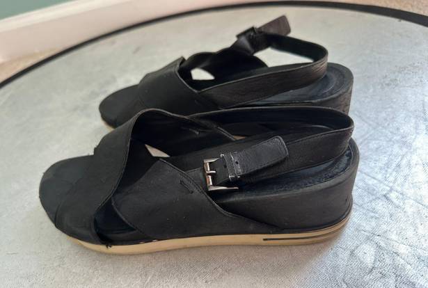 Eileen Fisher Woman’s Black Wedge Nubuck Leather Buckle Strappy Sandals, Sz 10