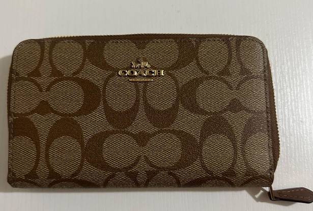 Coach NWT  Wallet