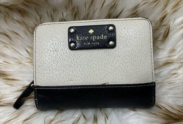 Kate Spade  Snap Zip Wallet Ivory Black Tan