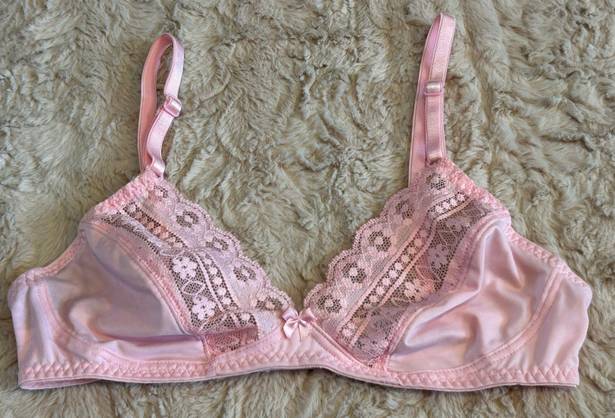 Vassarette Bra in size 34B