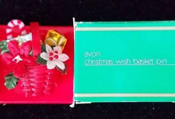 Wish AVON Vintage Christmas  Basket Pin Circa 1989