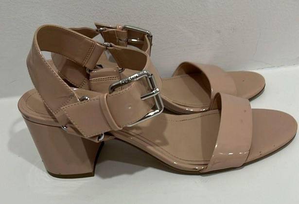 DKNY  beige sandals