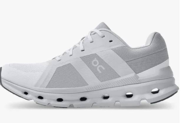 On Cloud  On-running cloud runner shoes