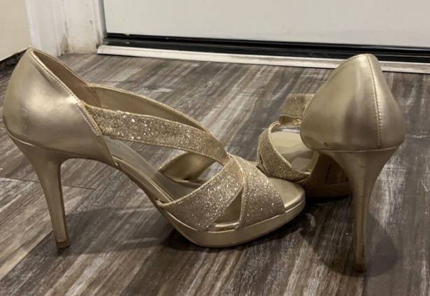 Fioni Night Sparkly Gold Heels 