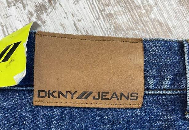 DKNY  Jeans NWT Stretch 5 Pocket Straight Leg Zip Fly Jeans Size 6