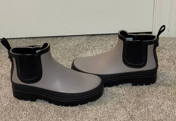 Mini Rain boots Multiple Size 6