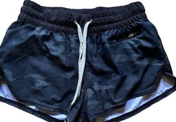 Vuori  Clementine Shorts Lined Athletic Zip Pocket Size XS  #VW304 EUC Black Camo