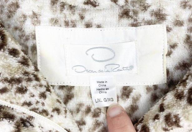 Oscar de la Renta  Leopard Print Fuzzy Fleece Full Zip Robe L/XL