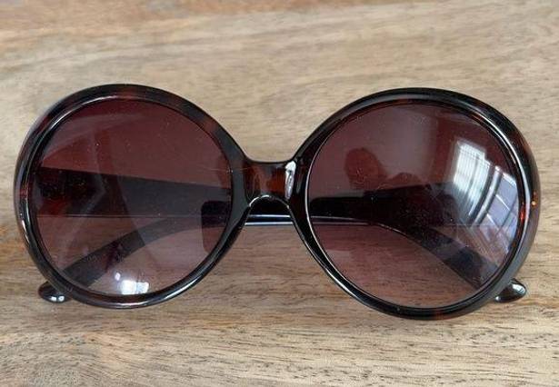 Oleg Cassini  sunglasses