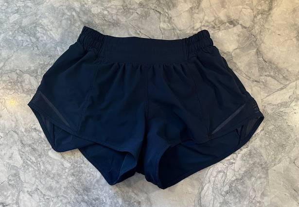 Lululemon Hotty Hot Low-Rise Lined Short 2.5 Blue Size 4 - $32 (52