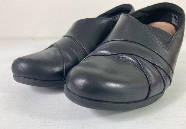 Clarks  Clogs Heels Women's Size 9 Black Comfortable Slip-On Footwear Business