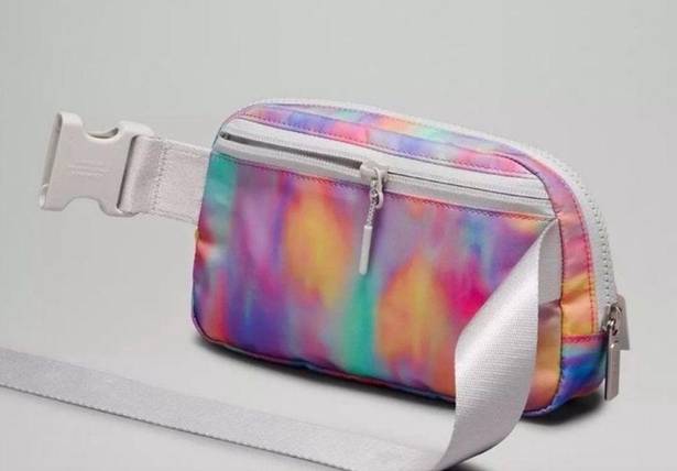 Lululemon Everywhere Belt Bag Prism Mulit Vapor