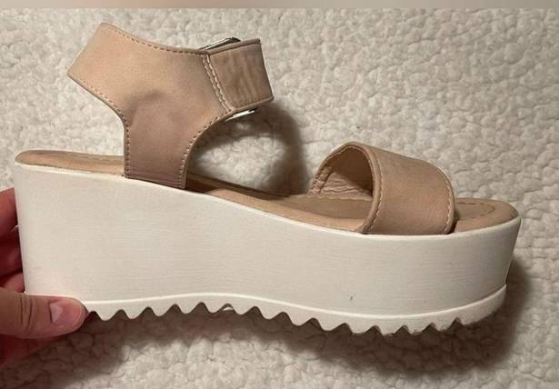 Suede nude platforms Size 5