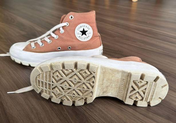 Converse WOMEN'S  CHUCK TAYLOR ALL STAR LUGGED PLATFORM SNEAKERS