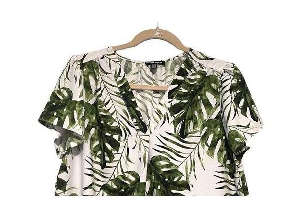 Hilary Radley  | WOMEN’S V-NECK SHORT SLEEVE BLOUSE TROPICAL PRINT SIZE M