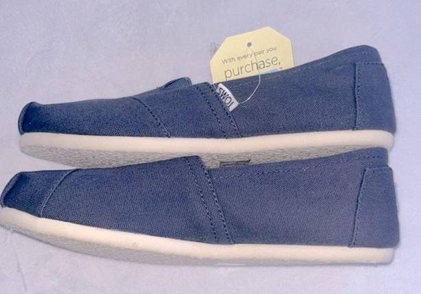 Toms Tom’s Women’s Classic navy canvas lightweight flats size 8.5  shoes