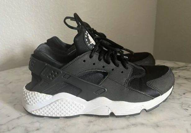 Nike  Air Huarache Run Black White Women's 634835-006 Running Shoes Size 9