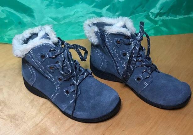 Earth Origins  Women’s Suede Fuzzy Ankle Bootie Size 6.5W