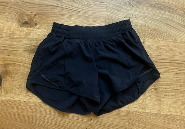 Lululemon Hotty Hot Short 2.5”