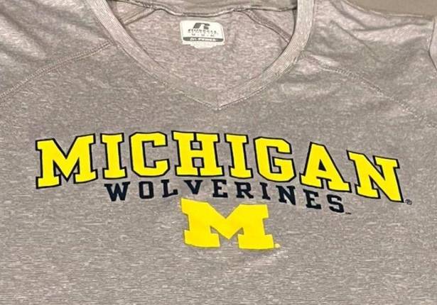 Russell Athletic RUSSEL ATHLETIC DRI-POWER MICHIGAN WOLVERINES WOMEN SHIRT SIZE MEDIUM NWOT