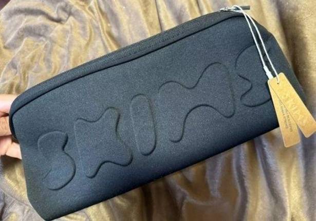 SKIMS NWT Neoprene Black Long Pouch Clutch