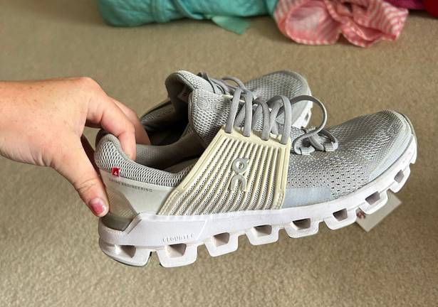 On Cloud  Running Shoes