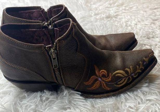 Charlie 1 Horse  western ankle boots 8