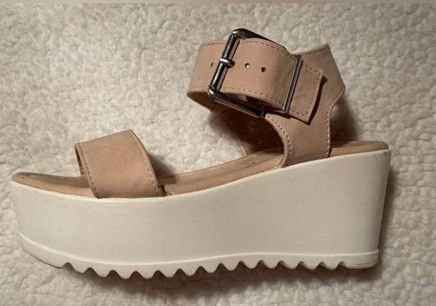 Suede nude platforms Size 5