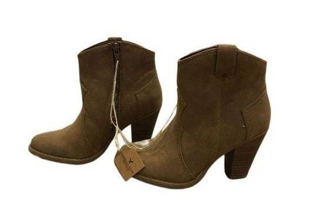 American Eagle  Tan Cowboy Style Booties - size 6