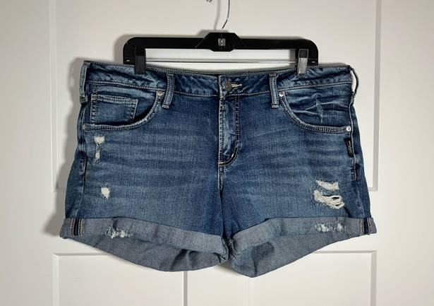 Silver Jeans Women’s size 16 Silver jean shorts, boyfriend shorts