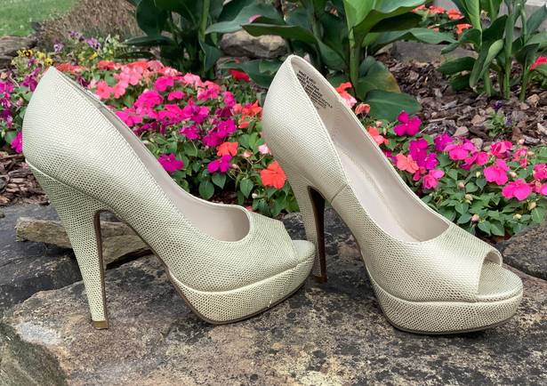 Apt. 9  Gold/Cream Colored Platform Stilettos - Size 6