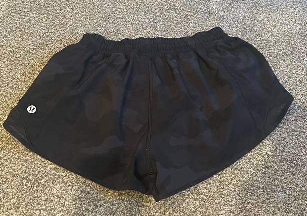 Lululemon Hotty Hot Shorts 2.5 Black Camo