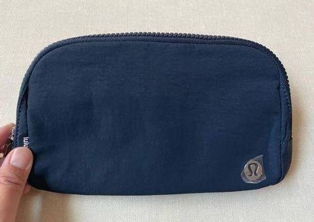 Lululemon Everywhere Belt Bag 1L - True Navy