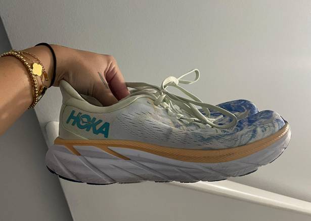 Hoka Clifton 8