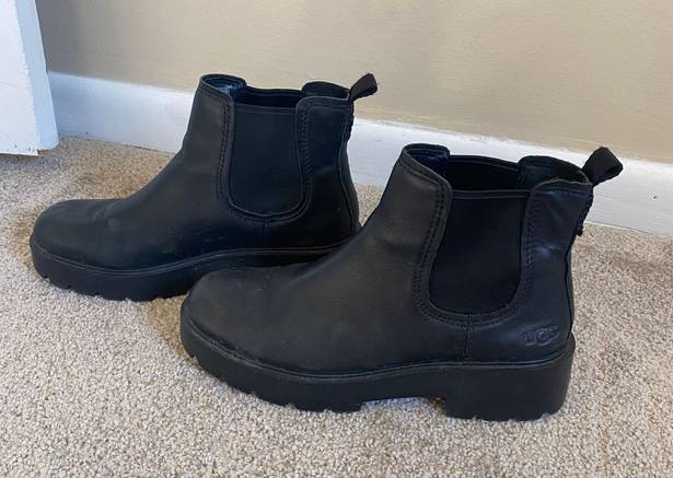 UGG Chelsea Boot